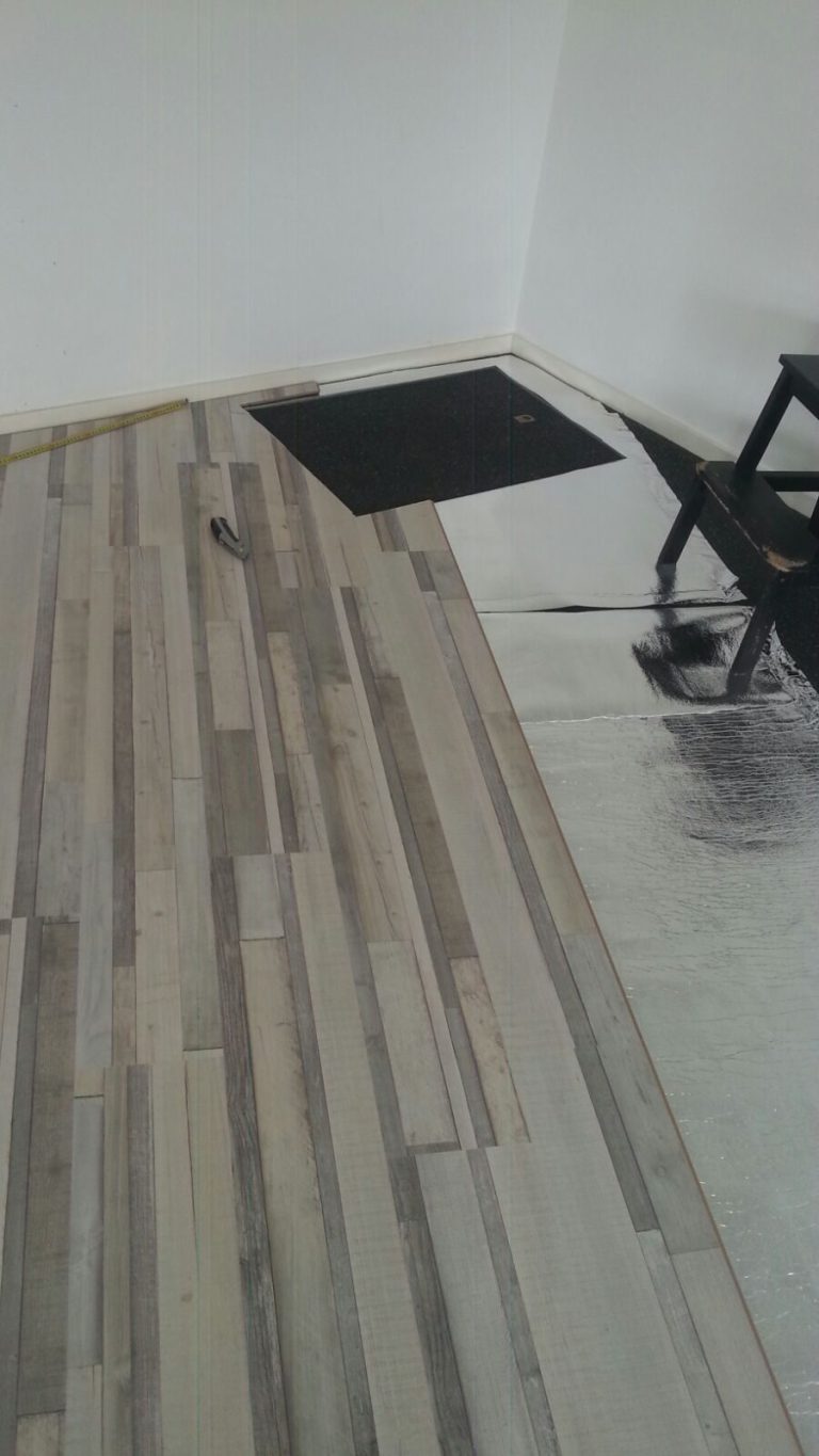 Resultaat van het project Douwes Dekker Drijfhout Grijs 80 m² gelegd — foto 3