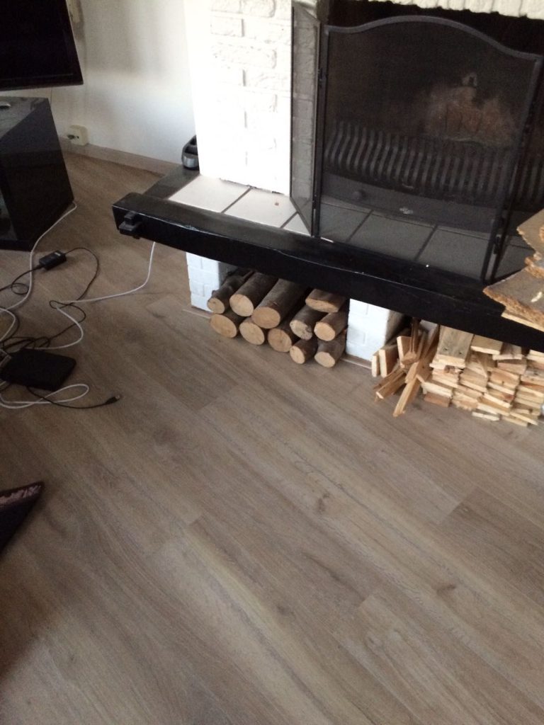 Resultaat van het project Eurohome Khaki Oak all-in laminaatvloer — foto 3