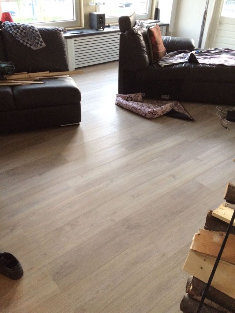 Resultaat van het project Eurohome Khaki Oak all-in laminaatvloer — foto 4